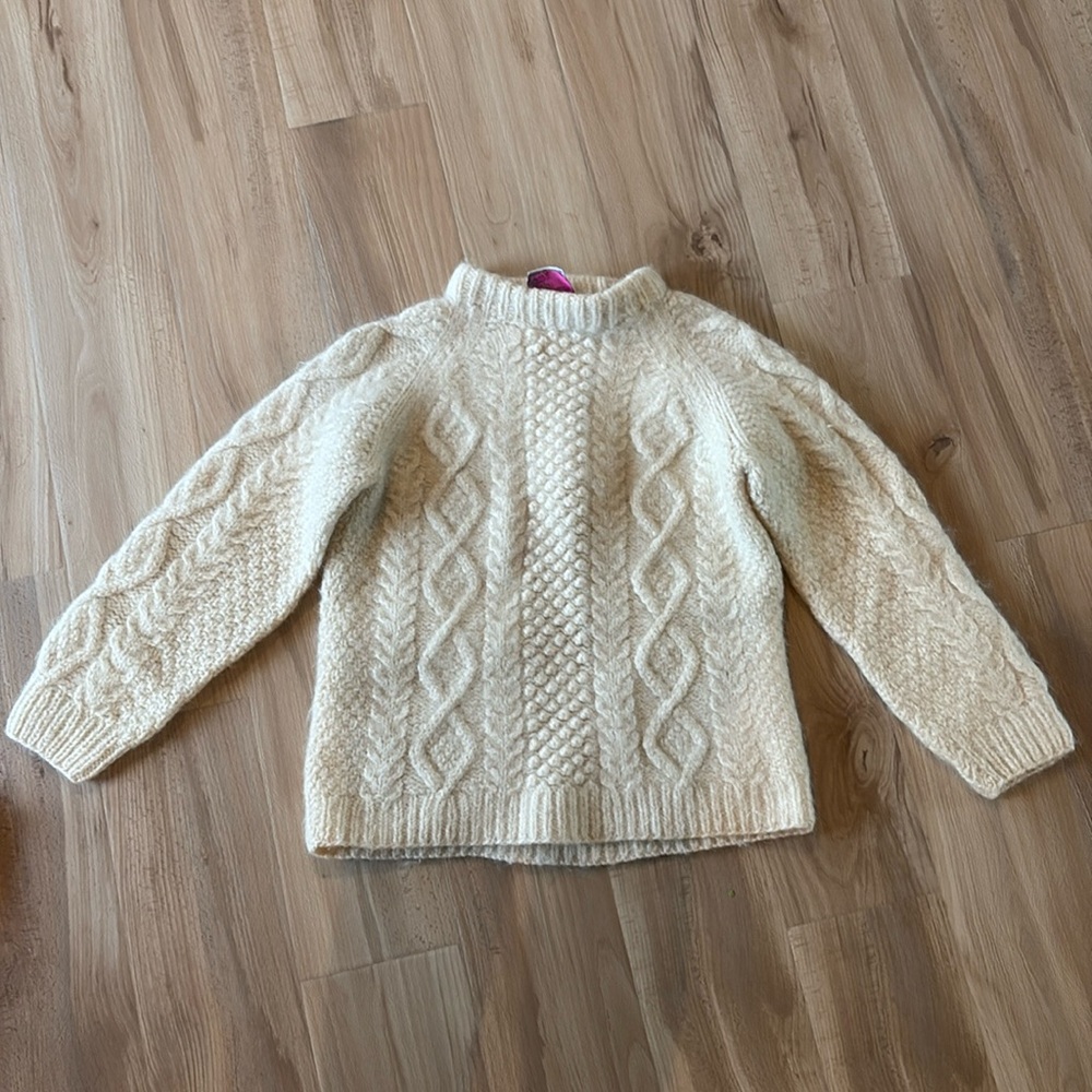 100% Wool Passports of Pier One Sweater Size Small